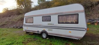 Karavan Hobby na pevné stání bez TP - 2