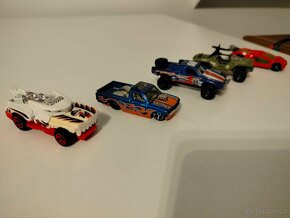 Auta Hotwheels - 2