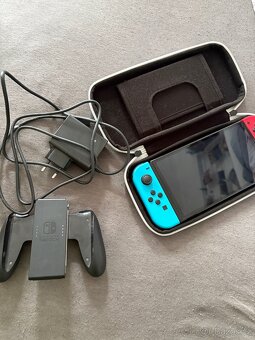 Herní konzole Nintendo Switch (OLED model) - 2
