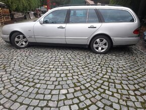 Mercedes 210E 2.5 TD - 2