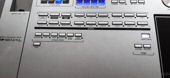 Yamaha Tyros 5 - 2