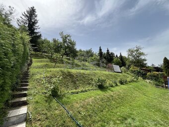 Prodej vícegeneračního domu 204 m2 se zahradou 611 m2 - Prah - 2