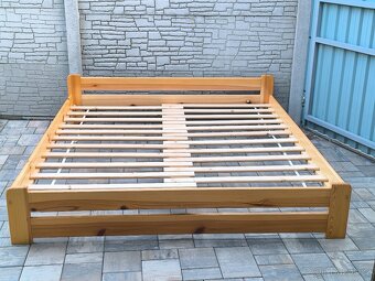 Prodám manželskou postel 180cm x 200cm - 2