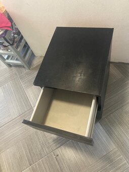 Nocni stolek ikea malm - 2