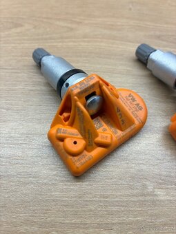 Snímače tlaku pneumatik VW 5Q0 907 275F (4ks) - 2