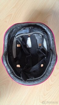 Helma na kolo nebo brusle 47-52cm Oxelo B 100 Decathlon - 2