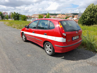 Nissan Tino 2005, 2.2 Di/Dci 100 kW  6q - 2