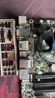 GIGABYTE GA-H81M-HD3 + i3-4160 (2C/4T) - 2