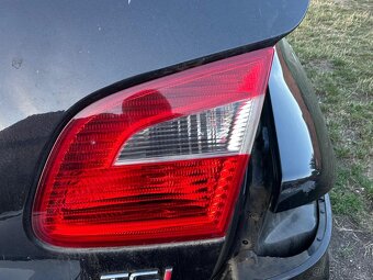 Škoda Superb 2 zadni světlo sedan - 2