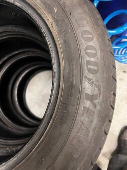 4xletni pneu GOODYEAR 195/65R15 - 2