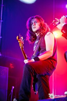 Рrofesionální kytarista a baskytarista hledá kapelu - 2