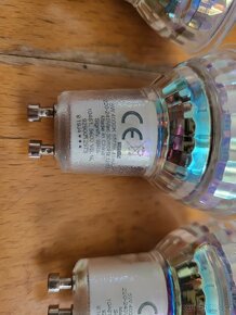 Led žárovky GU10 220 až 240V - 2