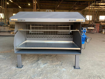 Gril z oceli, gril na kýtu, gril na sele - 2