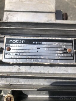 Motory,hydraulický zvedák - 2