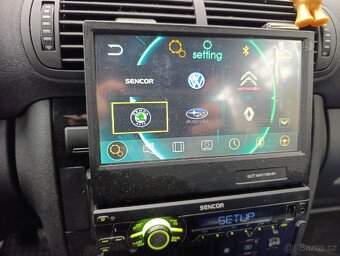 1din výsuvný displej - 2