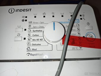 Pračka Indesit - 2