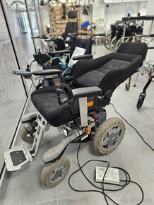 Invalidní elektrický vozík-s Recaro sedačkou - 2