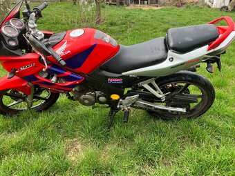 Honda CBR 125R - 2