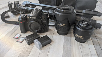 Nikon D7000 + 18-200mm 3.5-5.6 + 35mm 1.8 + příslušenství - 2