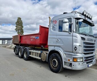 Scania R730 V8 8x4 nosič kontejneru - 2