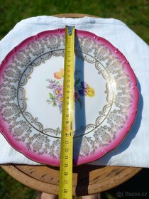 Porcelánový talíř s motivem květů značeno Horní Slavkov - 2