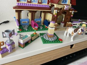 Lego Friends 41126 Jezdecký klub v Heartlake - 2