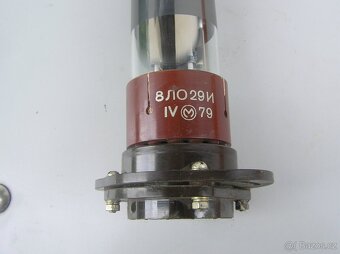 Osciloskopická obrazovka 8LO29 I s paticí nová - 2