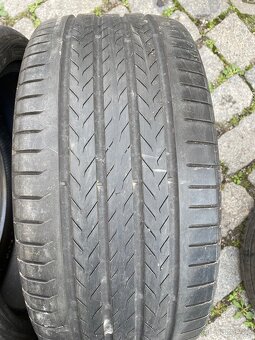 Letní pneu 245/40/20 - 2