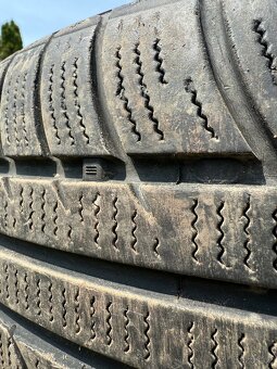 Pneu 225/55 R17 - 2