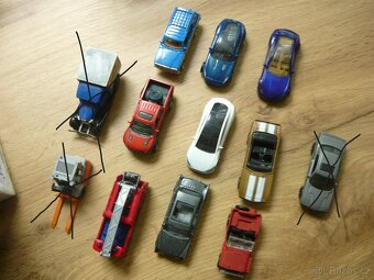 AUTÍČKA HOT WHEELS - 2