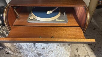 Gramofon r.1947 - 2