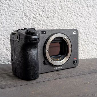 Sony Alpha FX3 Cinema Line + XLR rukojeť (super stav) - 2