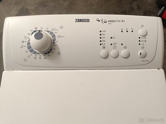 Pračka Zanussi vrchem plněná - 2