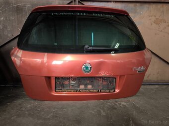 Škoda Fabia víko kufru - 2