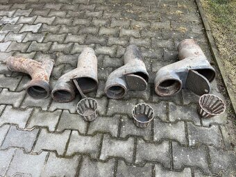 1x starý litinový Geiger + 1x litinové koleno - 2