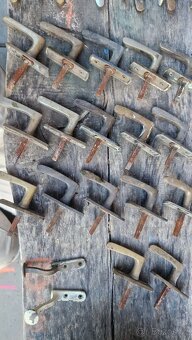 Mosazné kliky, klicky a stitky - 2