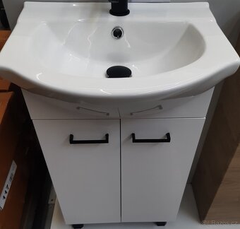 Koupelnová skříňka s umyvadlem 50 cm - 2