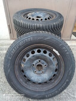 Zimní pneu 195/65 R15 s disky na Škoda Octavia - 2