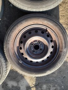 4x 15" obutá letní kola na Toyota. - 2
