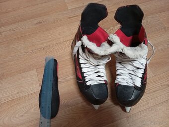 LEDNÍ BRUSLE CCM - 2