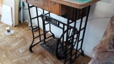 šicí stolek se strojem Minerva - 2