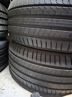 255/45 R19 - 2
