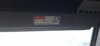 Střešní okno Velux včetně venkovní a vnitřní rolety - 2