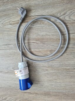 Redukce - připojení karavanu k elektrice 230 V - 2
