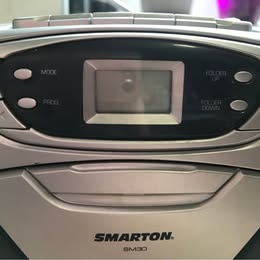 Rádio , přehrávač kazet a CD - 2