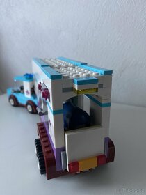 Lego Friends 41125 Veterinářský přívěs s koněm - 2