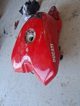 ducati 1098 nádrž - 2