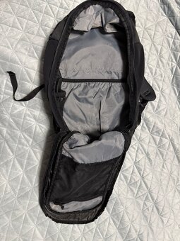 Černý batoh Quechua NH 500 Escape 23 l - starší verze - 2