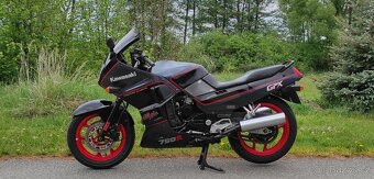 Kawasaki GPX 750 R po prvním majiteli - 2