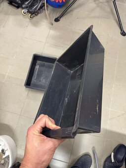 Prodam kastlíky pod 3.řadu sedaček Vw Multivan - 2